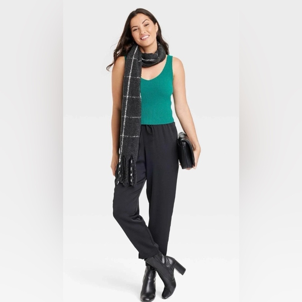 ‼️RARE‼️🎸A New Day🎸🔥NWT🔥Women's V-Neck Fuzzy Sweater Tank Green—XS